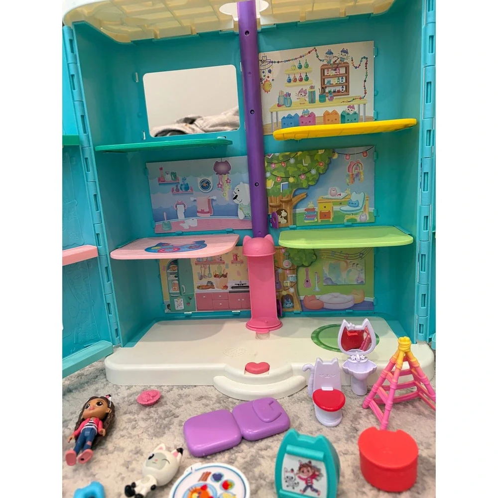 Gabby's Dollhouse Purrfect Dollhouse Playset with Figures Plays Music & Phrases